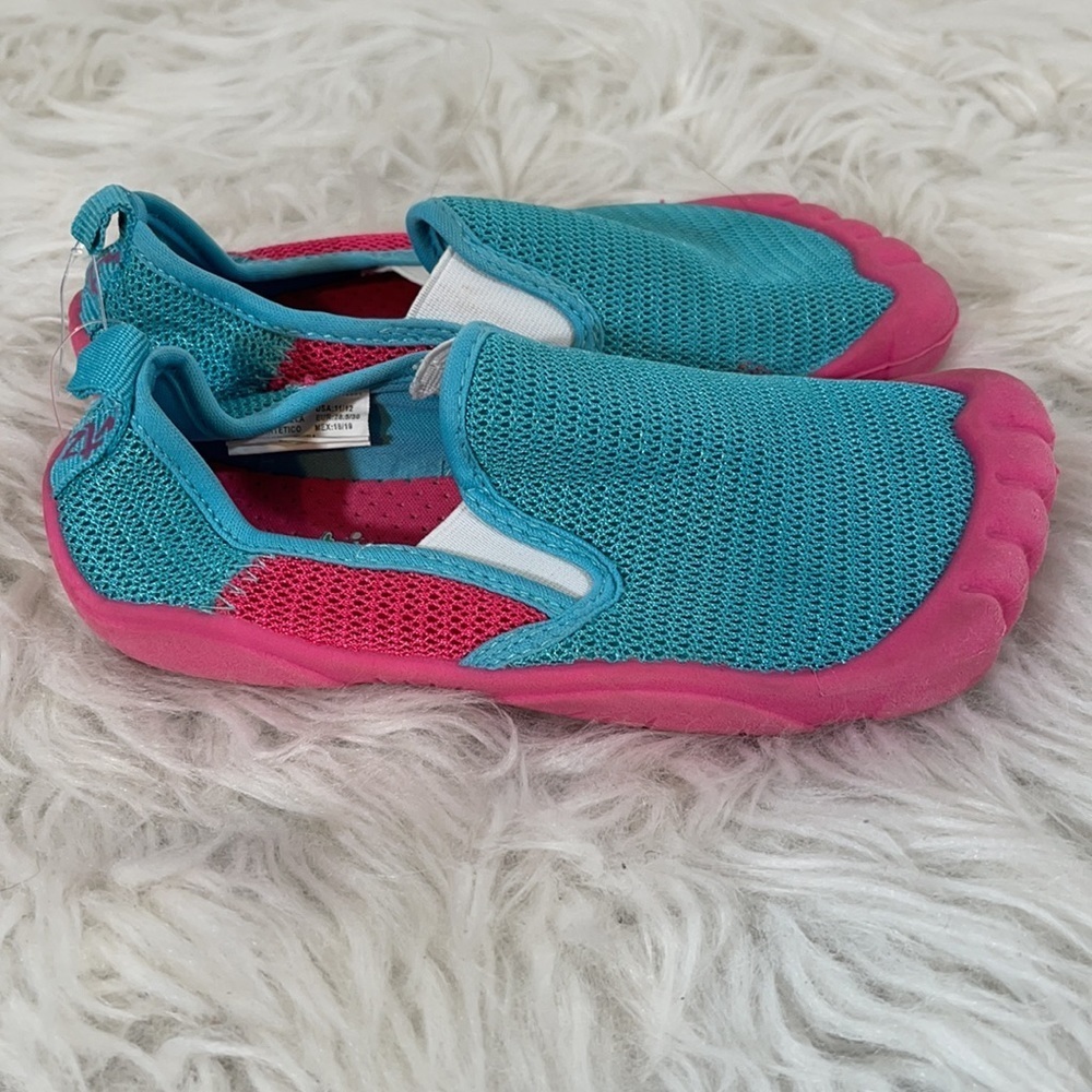 NEWTZ -Youth Girls Water Shoes Size 11/12 - Picture 2 of 6